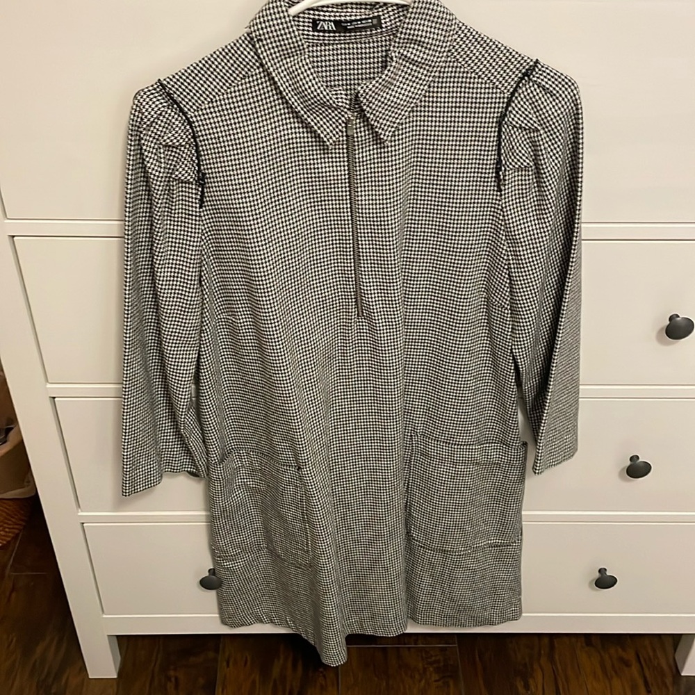 Zara black and white dress with pockets